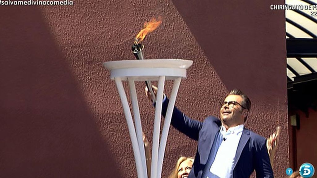 La antorcha pasó por los lugares más emblemáticos de Madrid