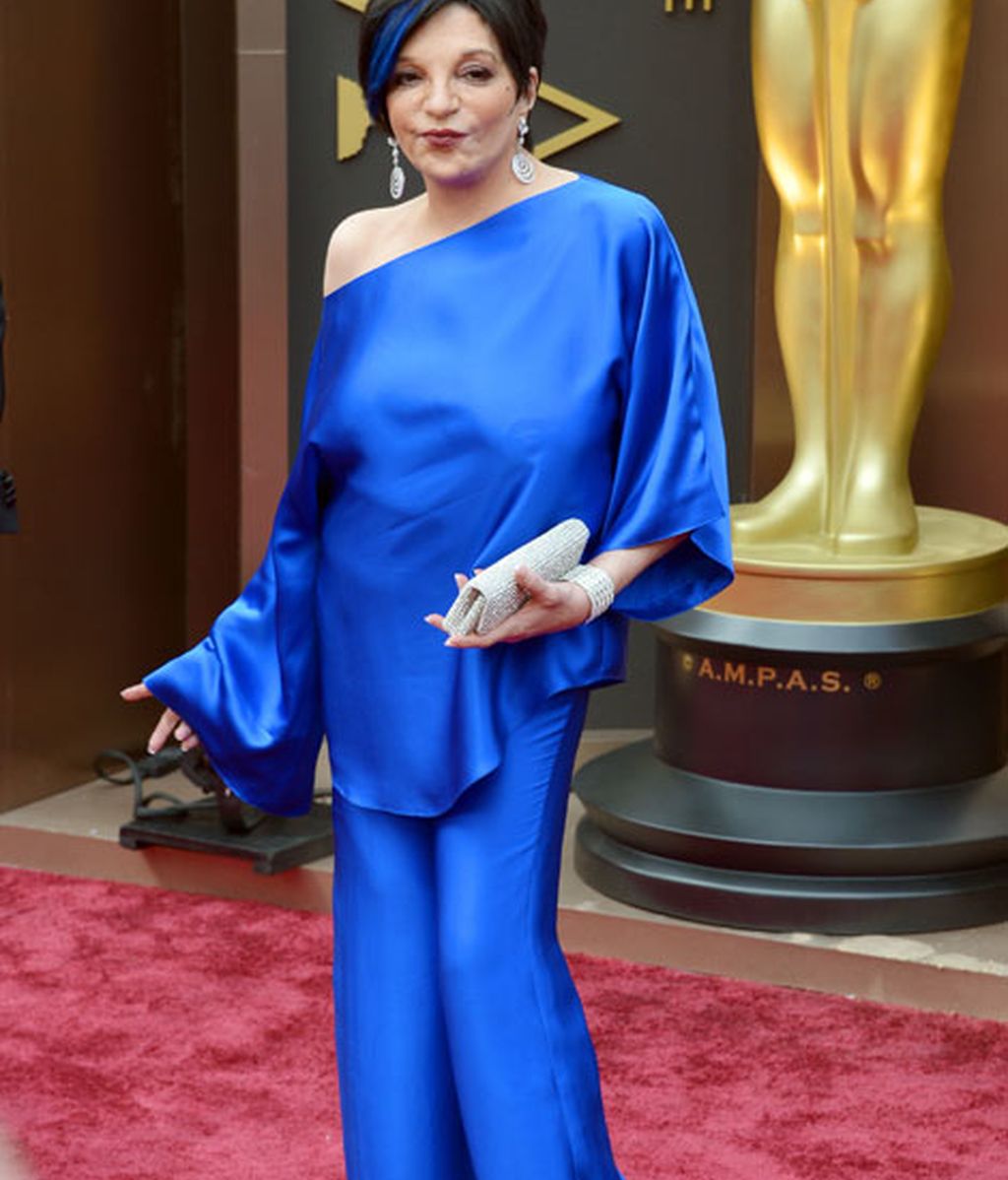 Liza Minelli toda de azul