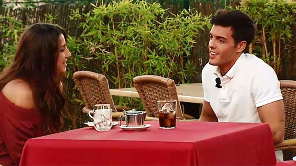 Jenny se 'desnuda' ante Lukas