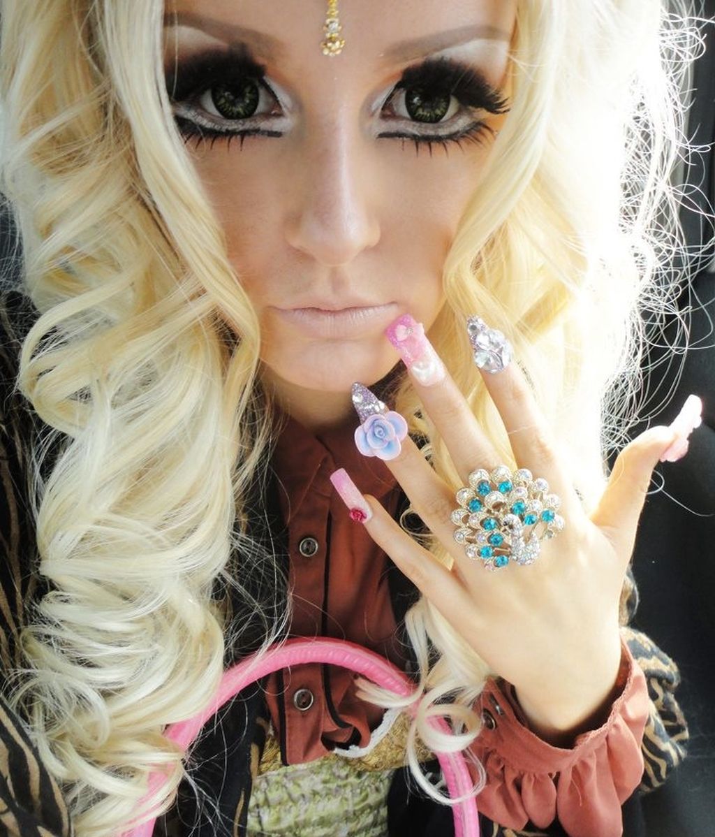 Pasa 4 horas al día arreglándose