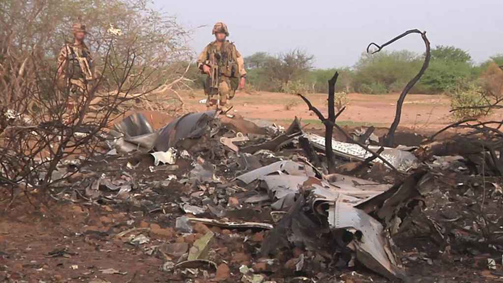 Restos del fuselaje del vuelo de Swiftair estrellado en Mali