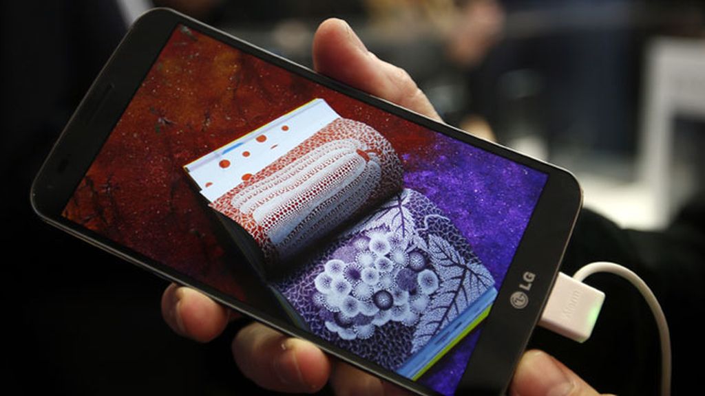 LG Flex,el teléfono con pantalla curva llega al Mobile World Congress