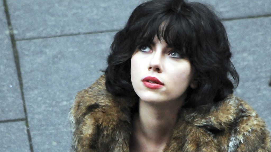 La actriz cumple 30 años, y aquí te dejamos sus 30 mejores looks