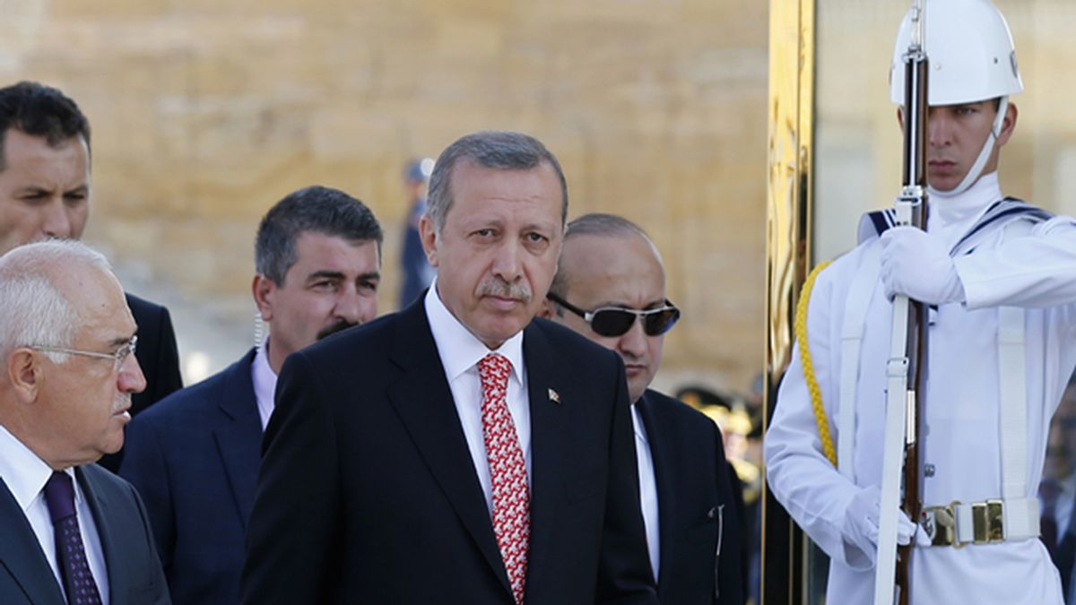 Erdogan aboga por una intervención para derrocar a Al Assad en lugar de una acción "limitada"
