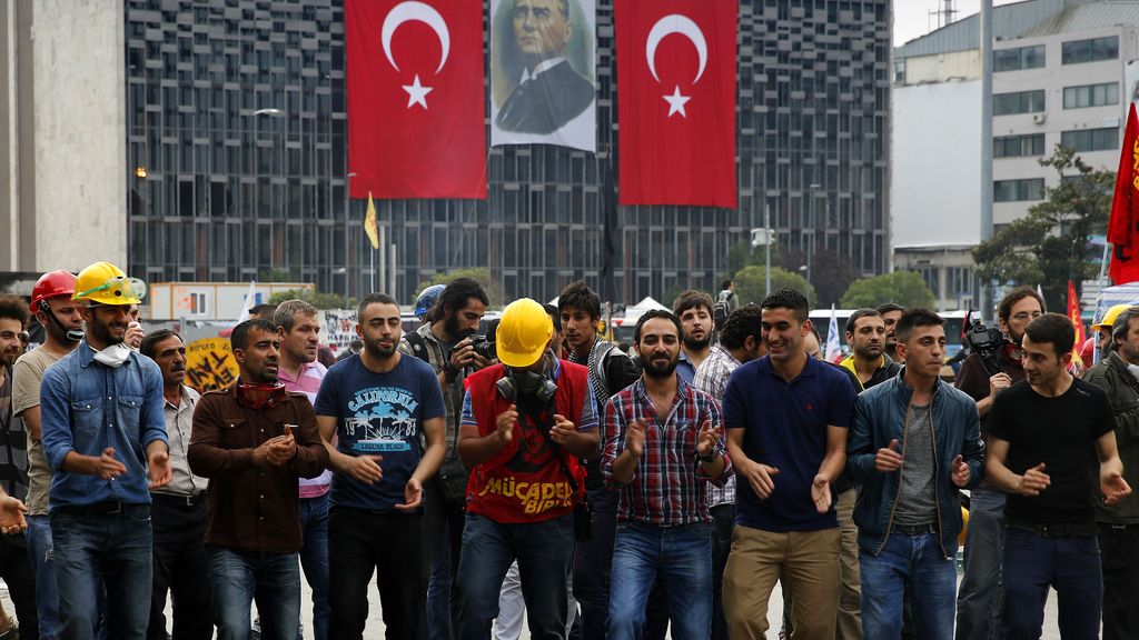 Plaza Taksim, escenario de guerra en Turquía