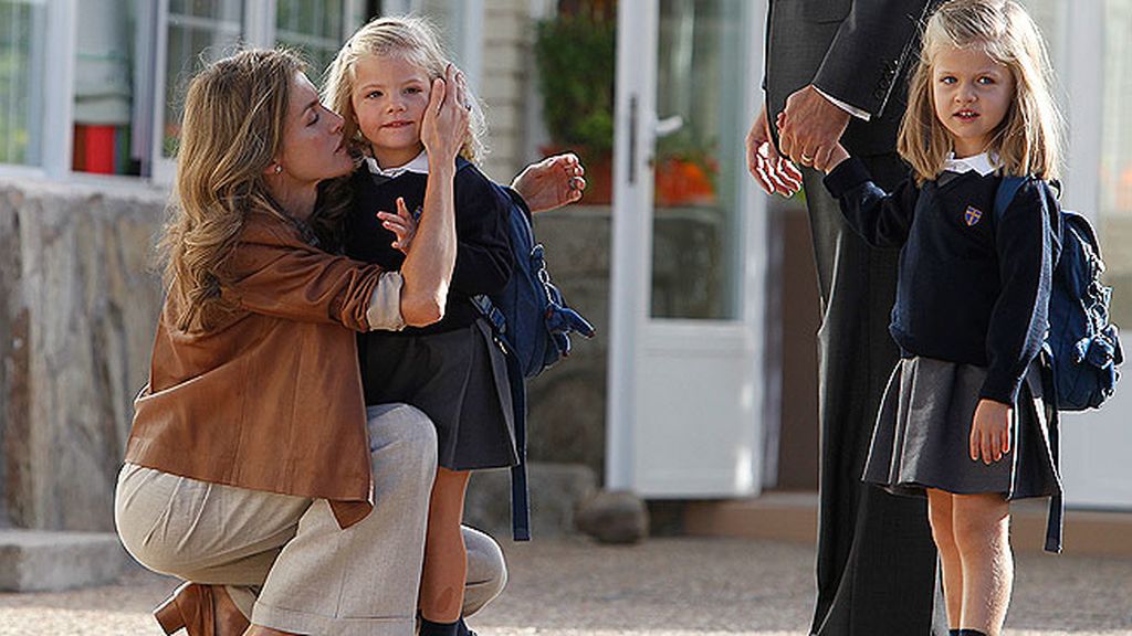 Vistiendo igual a sus hijas