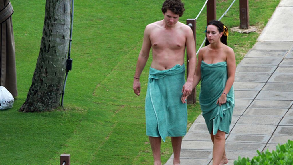 Jennifer Love Hewitt junto a su pareja en Hawaii