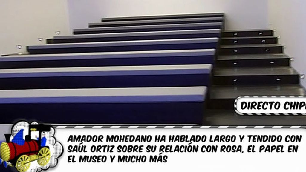 La biografía de la cantante, escrita en una inmesa pared