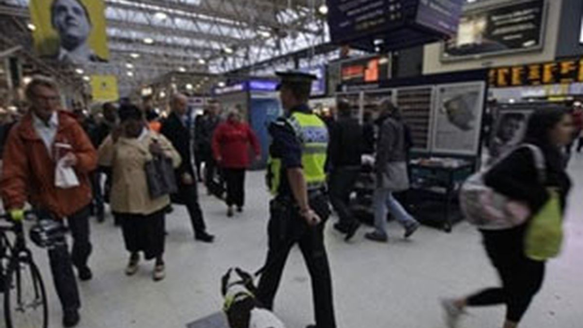 Reino Unido extrema la seguridad por temor a algún ataque terrorista. Foto: AP.