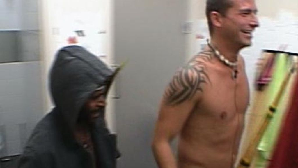 Arturo se calza la 'koteka'