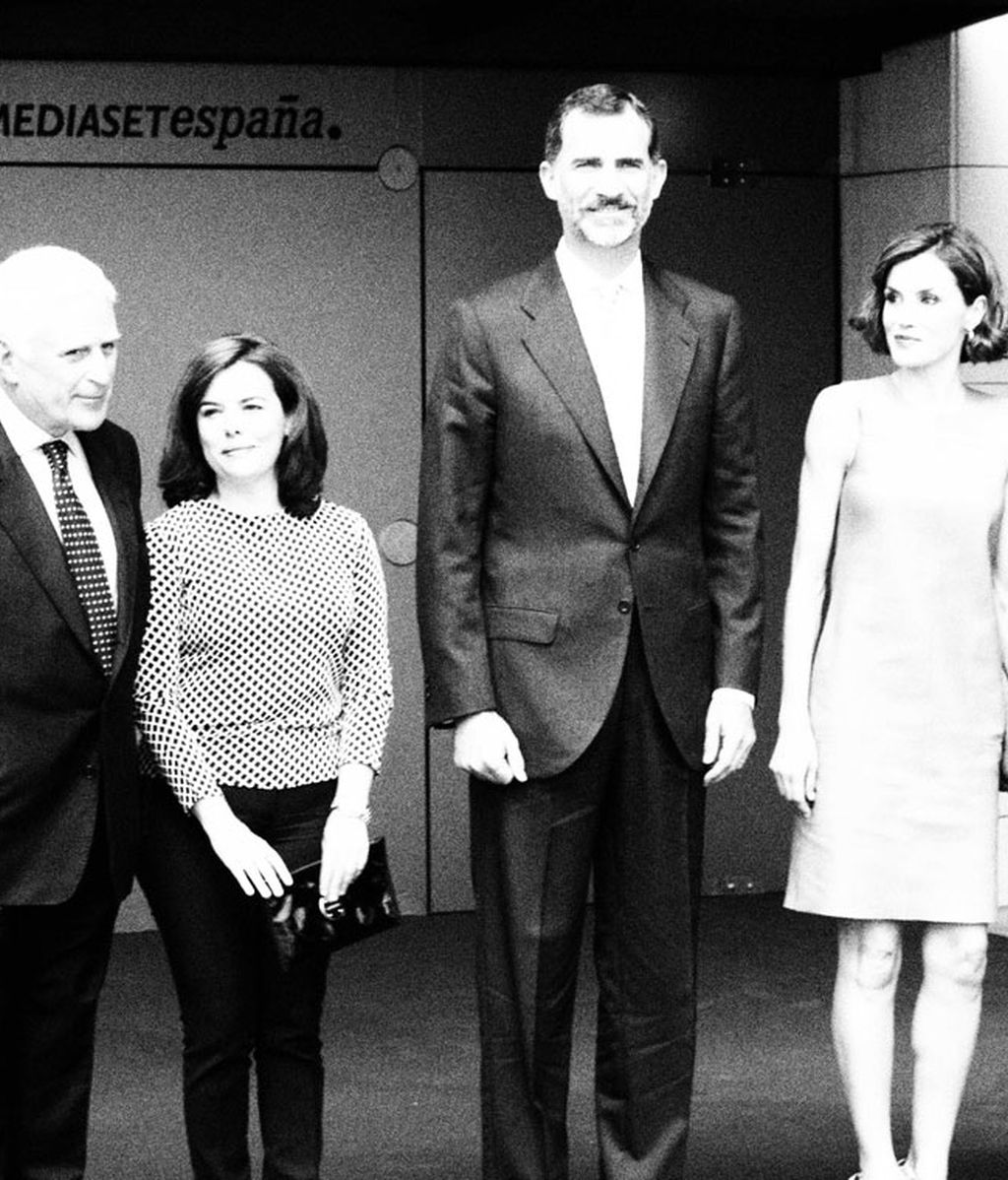 Divi-visita en blanco y negro: La intrahistoria de Letizia y Felipe en Mediaset, foto a foto