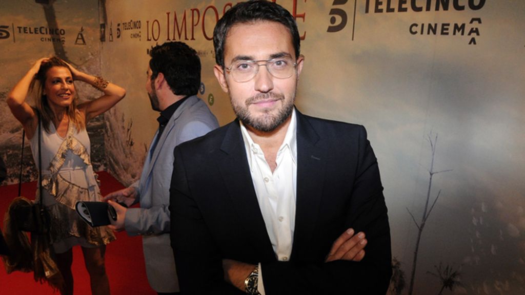 Máxim Huerta sacó un hueco de la promoción de su tercera novela, "Una tienda en París", para acudir al estreno de J.A. Bayona