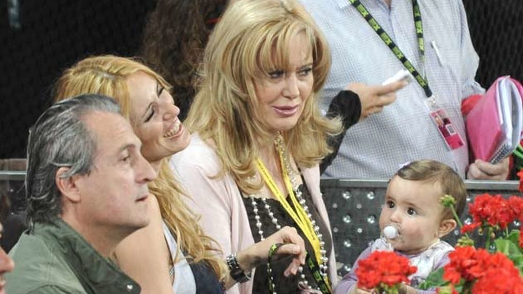 CAROLINA CEREZUELA CON SU BEBÉ