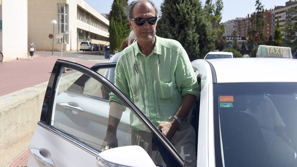 El médico de la plaza, Enrique Crespo, en el hospital de San Jorge