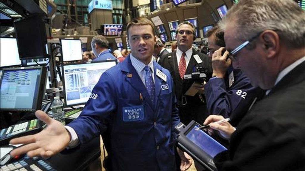 El índice del Nasdaq selló la sesión con un avance del 0,02 por ciento, después de subir 0,42 puntos y quedar en 2.402,33 enteros, pese a que, como el resto de los indicadores, durante la sesión había registrado ascensos superiores. EFE/Archivo El índice del Nasdaq selló la sesión con un avance del 0,02 por ciento, después de subir 0,42 puntos y quedar en 2.402,33 enteros, pese a que, como el resto de los indicadores, durante la sesión había registrado ascensos superiores. EFE/Archivo