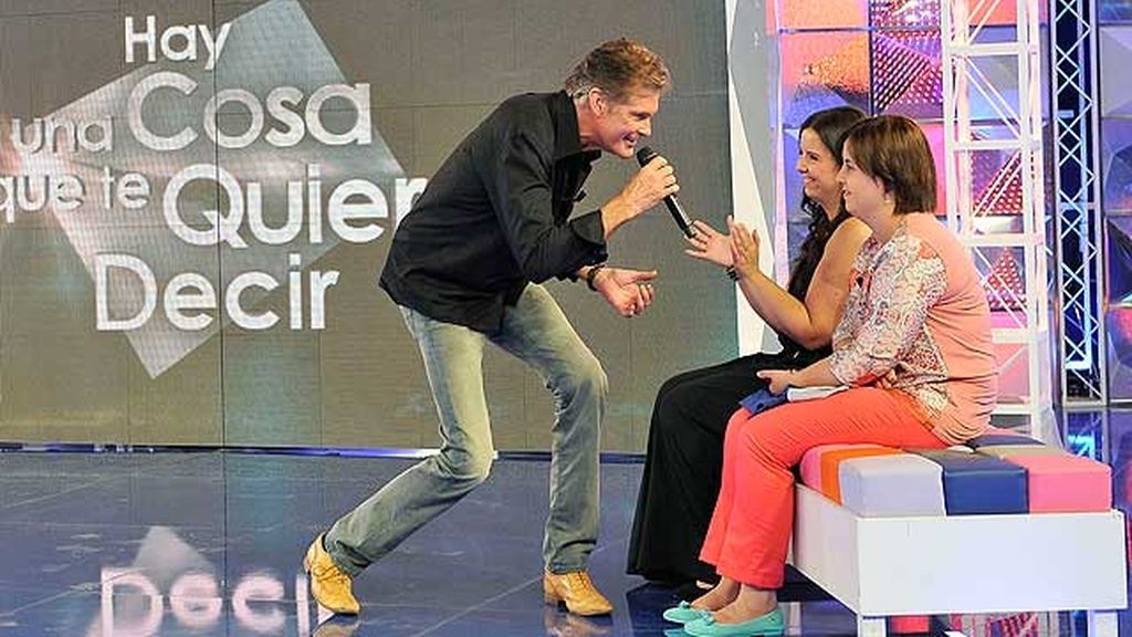 El actor participa en la sorpresa que una joven le quiere dar a su hermana