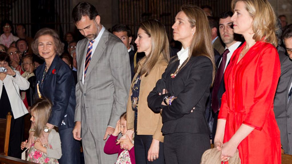 Los príncipes de Asturias y la reina Sofía, en la Misa de Resurrección