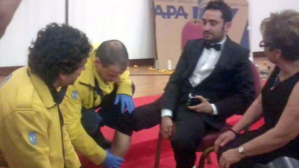 Bayona acaba los Goya en el hospital