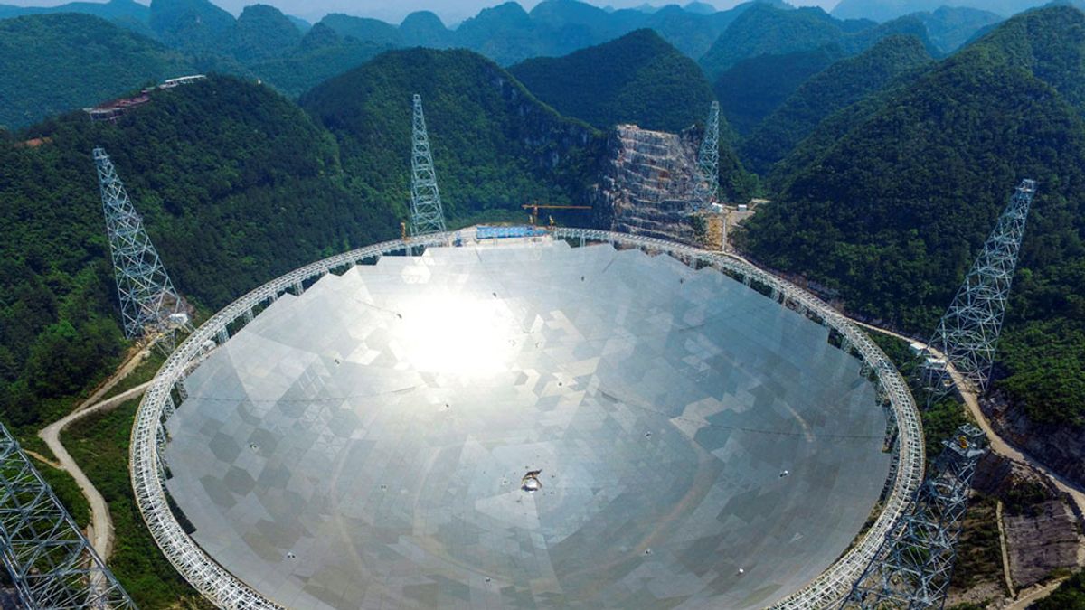 China completa la construcción del mayor radiotelescopio del mundo