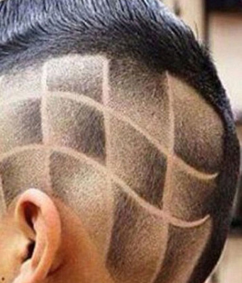 Estos hombres eligen un estilo peculiar para lucir su cabello