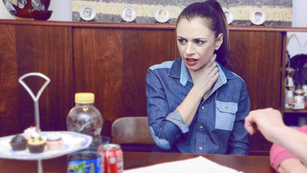 Miren Ibargurren ensayando uno de los dieciséis sketches que componen la obra