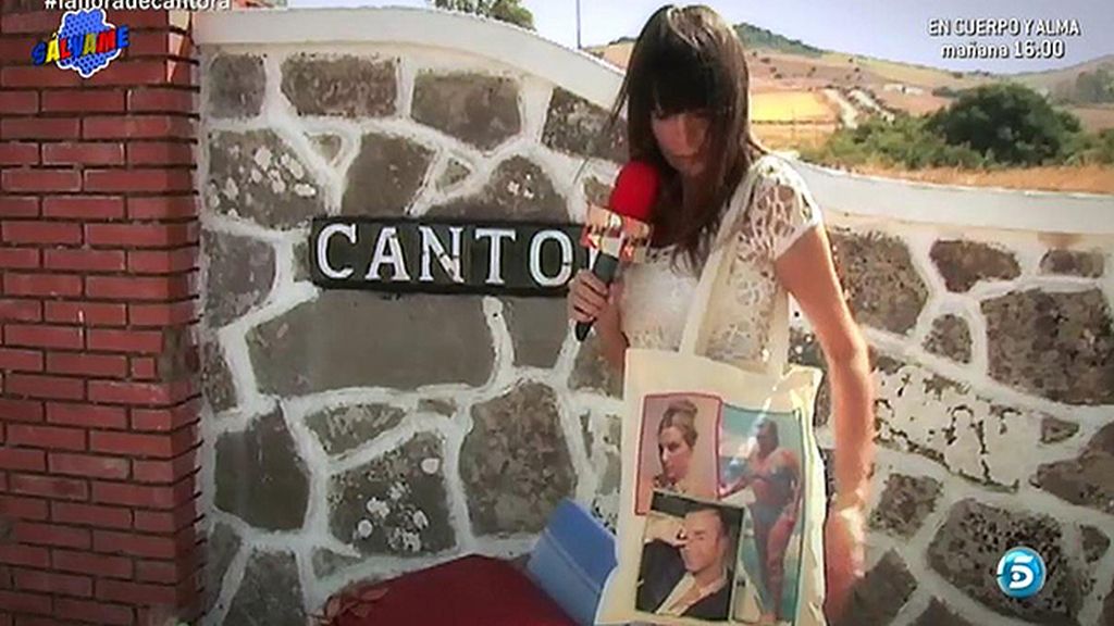 Un bolso con las fotos de Kiko Rivera y los colaboradores del programa