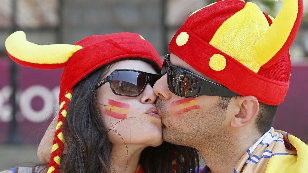 La afición española gana por goleada a la italiana