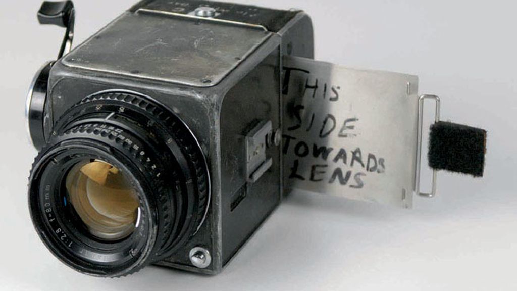 Subastan la primera cámara fotográfica que viajó a la Luna