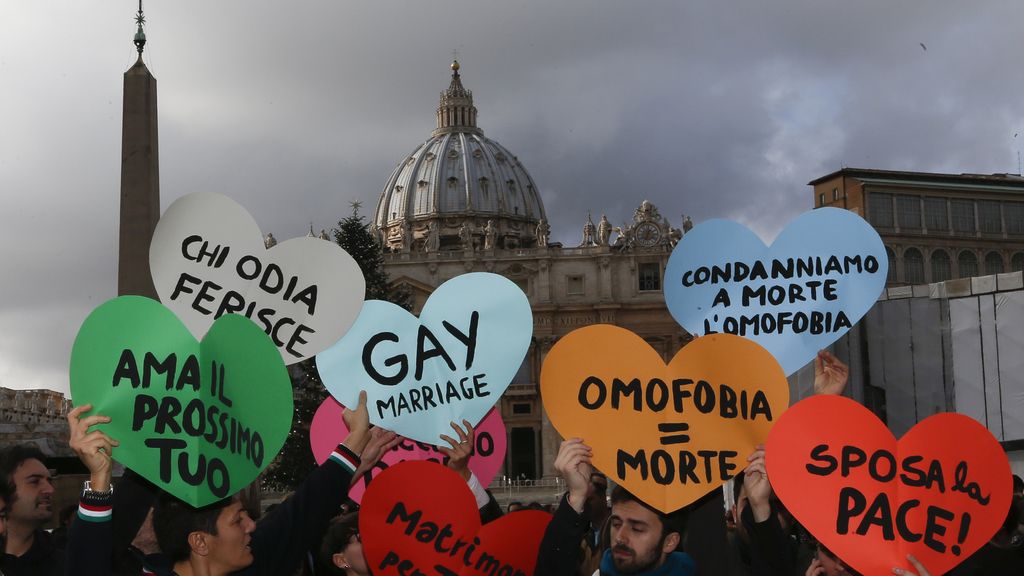 Protestas del colectivo gay en el Vaticano