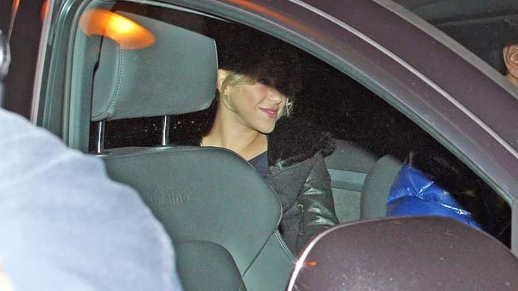 Shakira entrando a la clínica, horas antes de dar a luz
