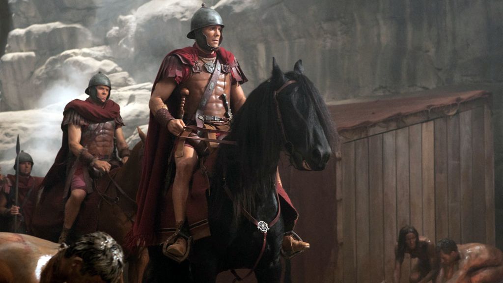 Spartacus y Crixus intentan liberar a Naevia