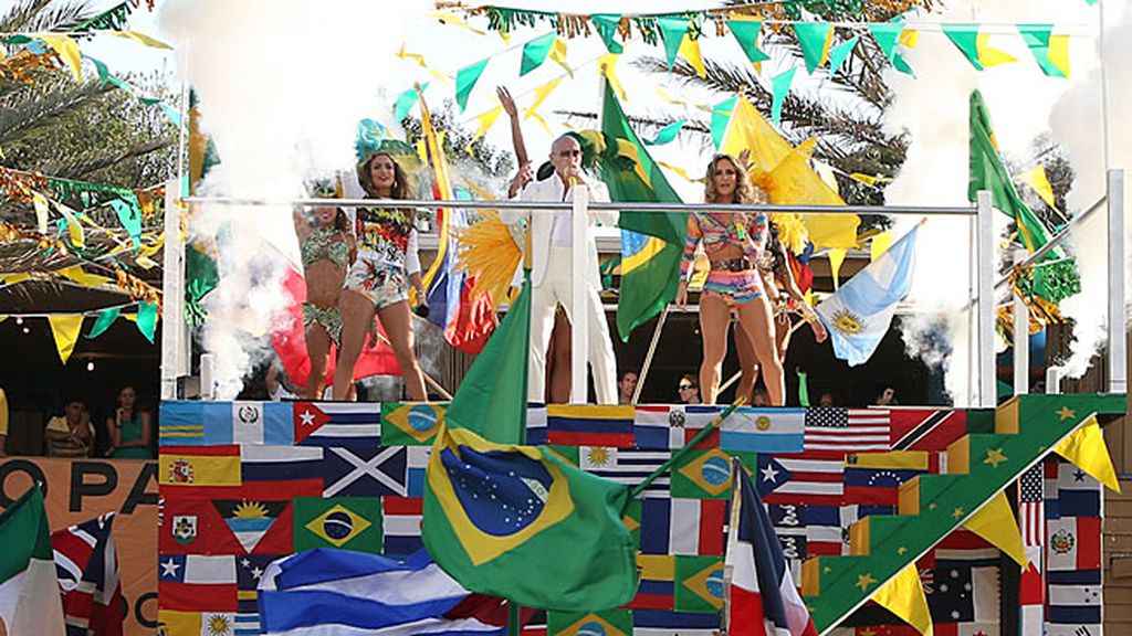 Los tres artistas cantarán 'We Are One'