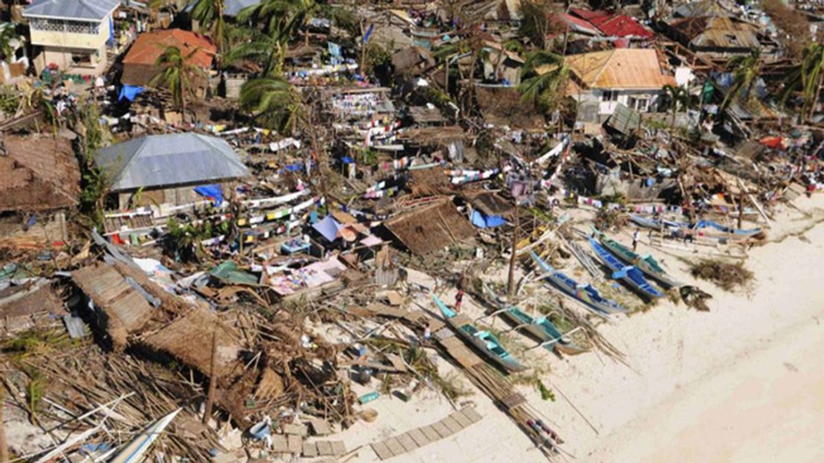 El fuerte tifón 'Yolanda' se cobra la vida de un centenar de personas en Filipinas