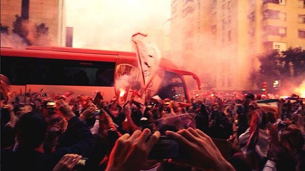 Así es un derbi sevillano en Europa