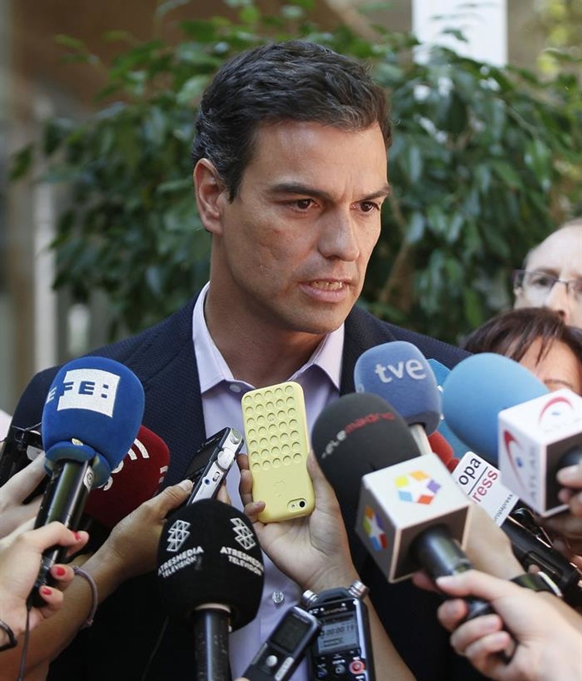 Sánchez a Rajoy: Preocuparse menos de "encontrar trabajo" a Cañete y más por crear empleo