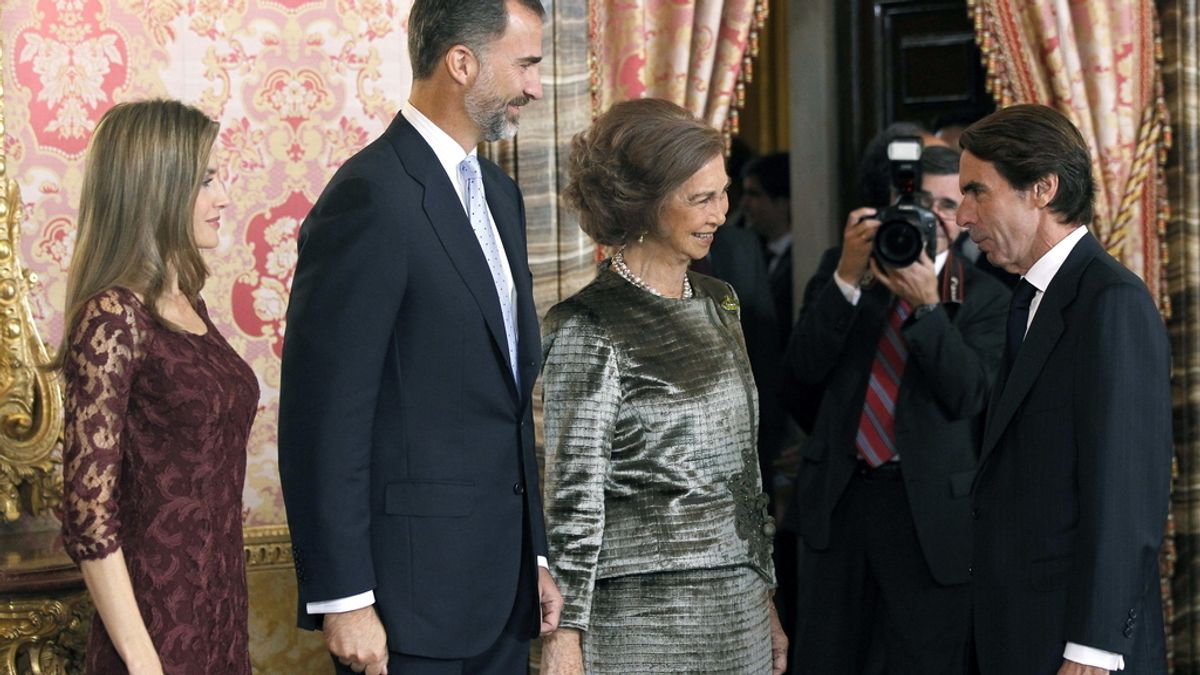 Aznar acude a la recepción del 12 de octubre porque España pasa por un momento de "extrema gravedad"