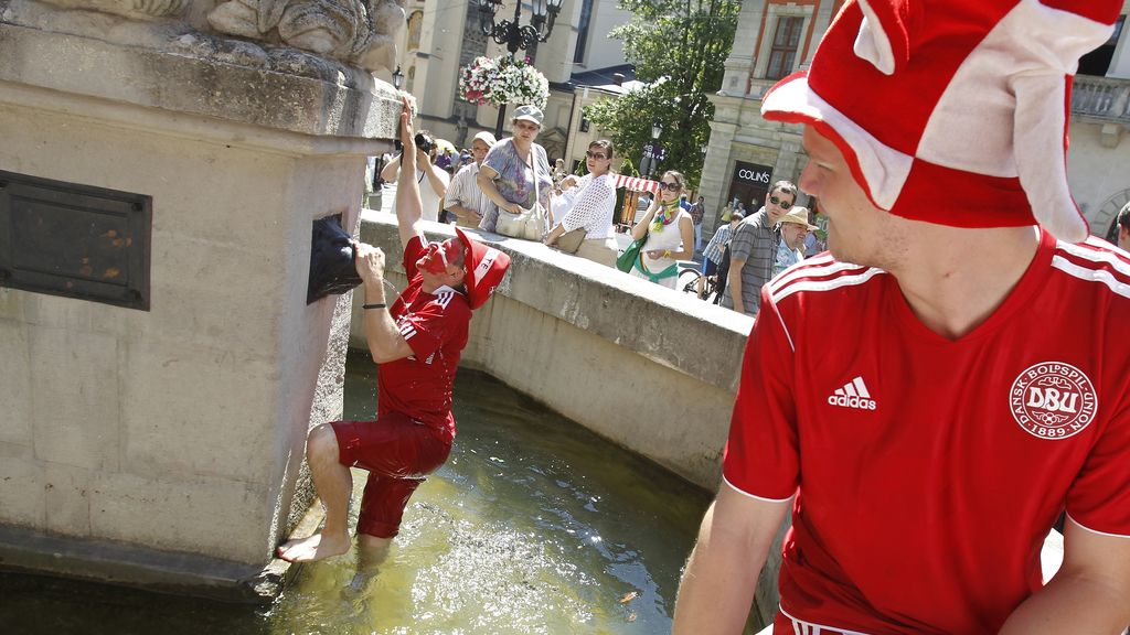 Fiesta del norte en las gradas de Lviv