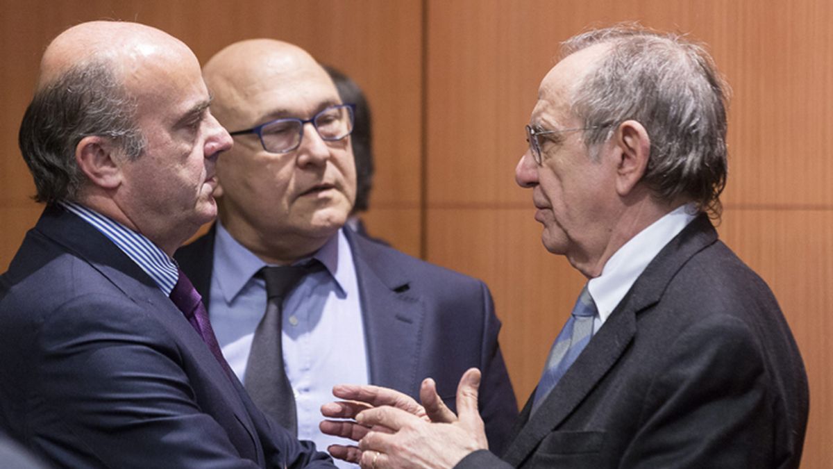 De Guindos, optimista sobre un acuerdo con Grecia pero "dentro de las normas"