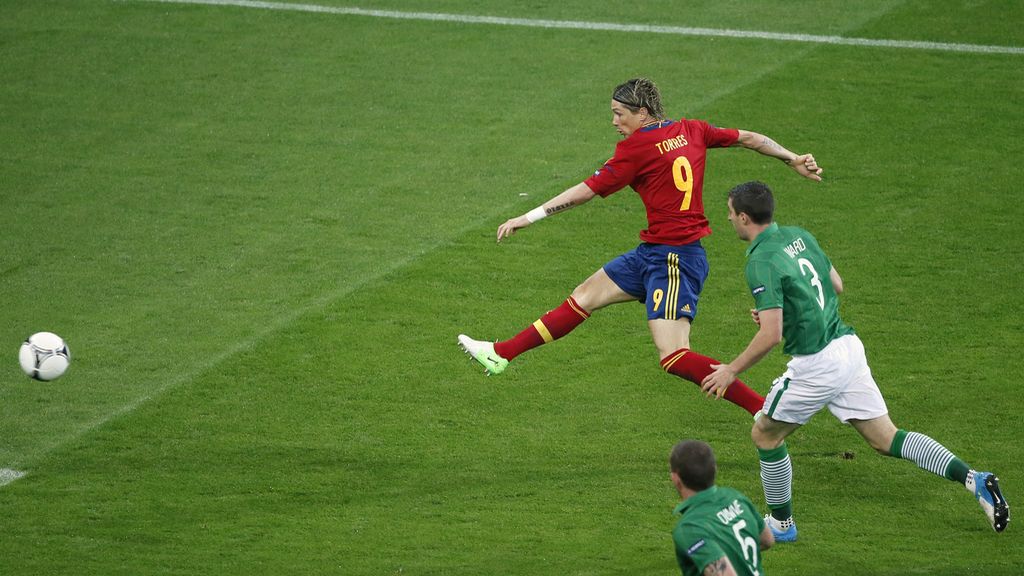 Derechazo de Torres y para adentro (Gol en el minuto 4)