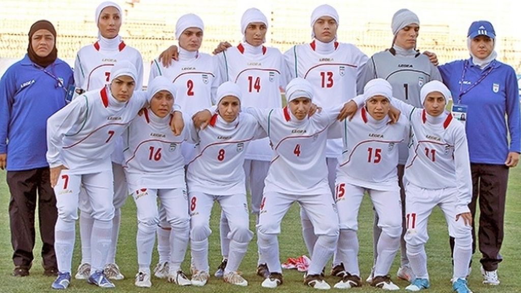 Expulsan a cuatro mujeres de la selección femenina de Irán por ser hombres Expulsan a cuatro mujeres de la selección femenina de Irán por ser hombres