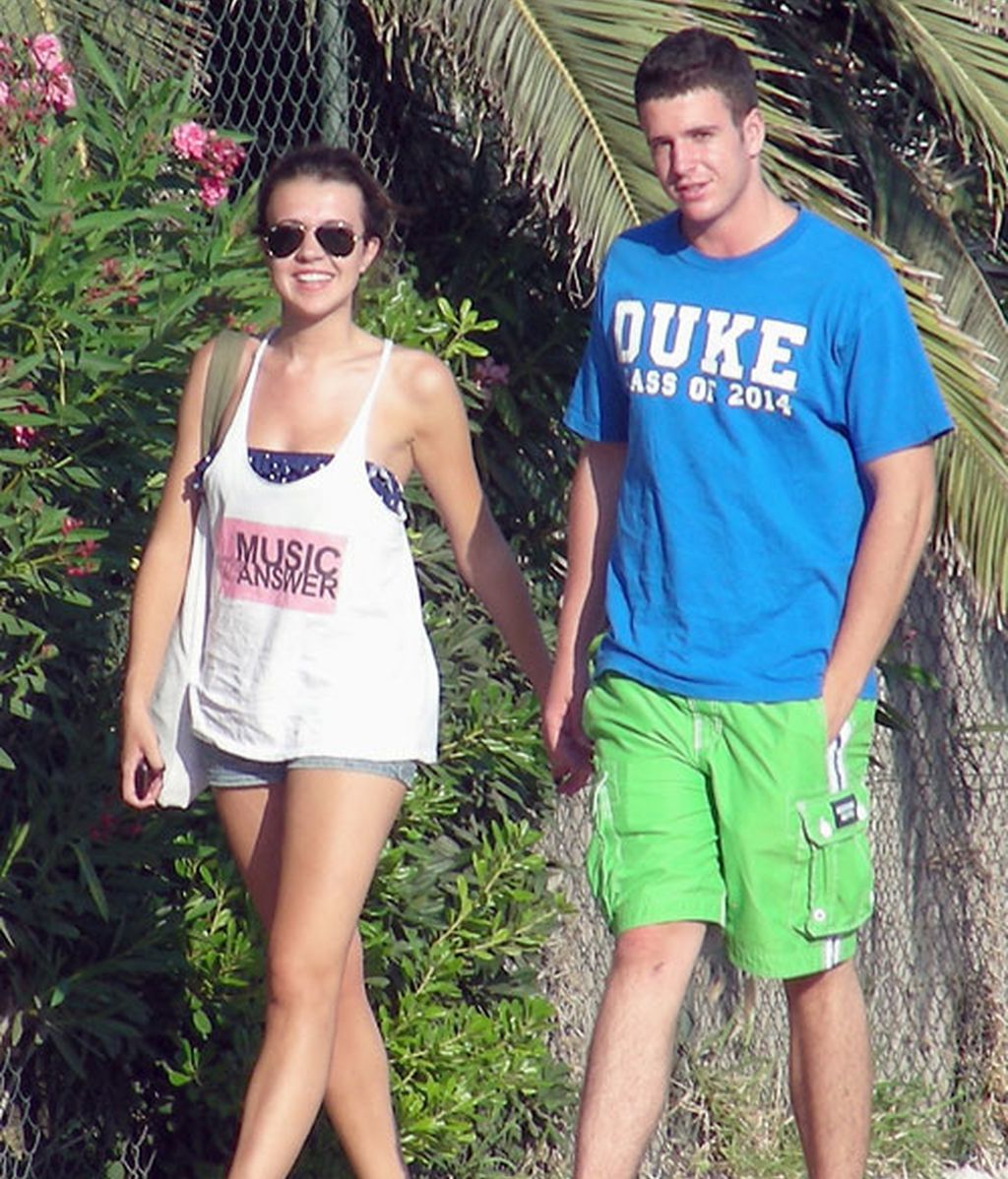 Álex Lequio y Andrea Guasch, en plan tortolitos durante su primer verano juntos