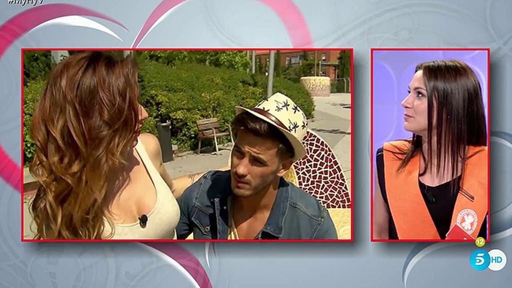 Melody no se resiste a los besos de Iván