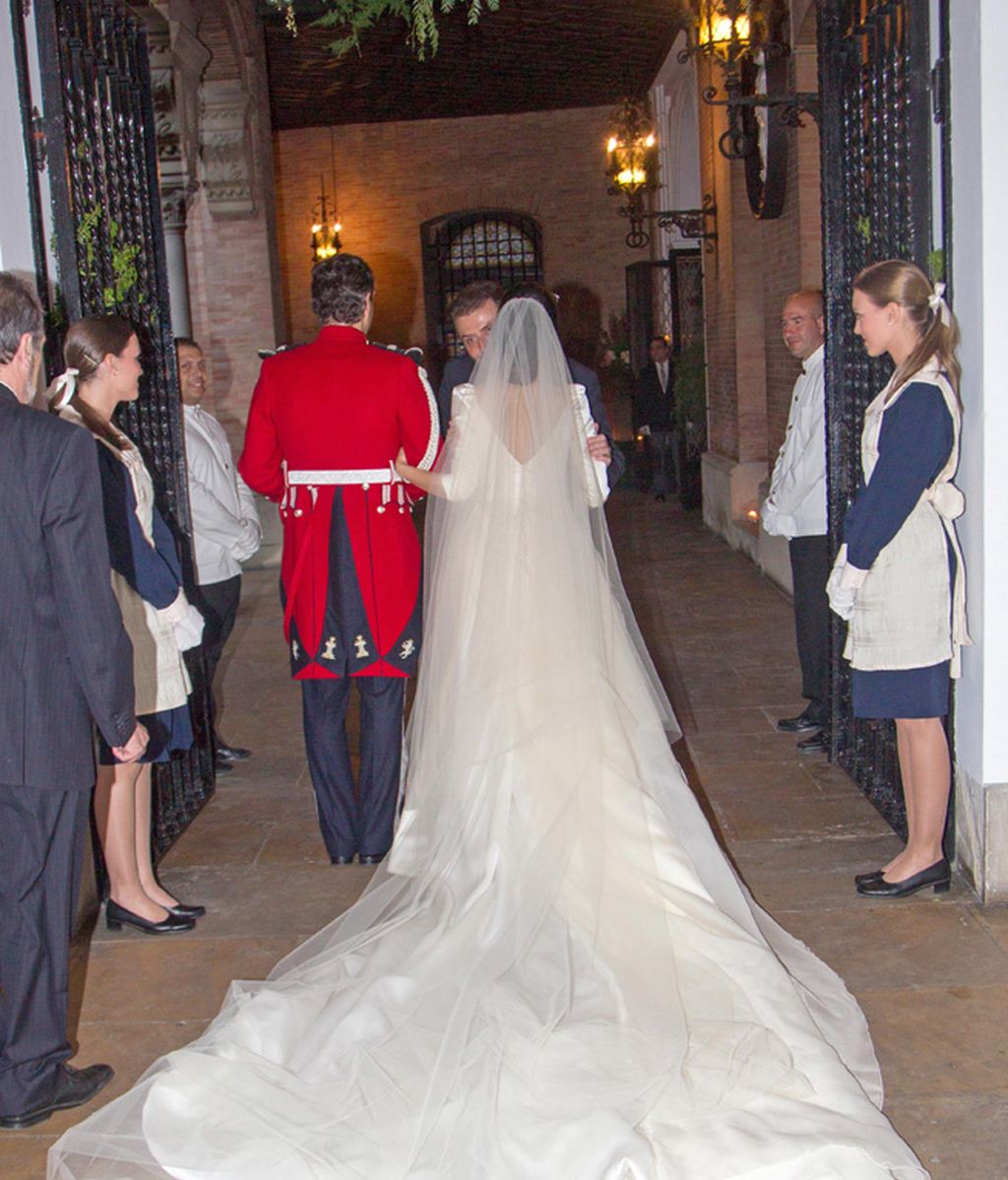 Los novios en la iglesia del Salvador