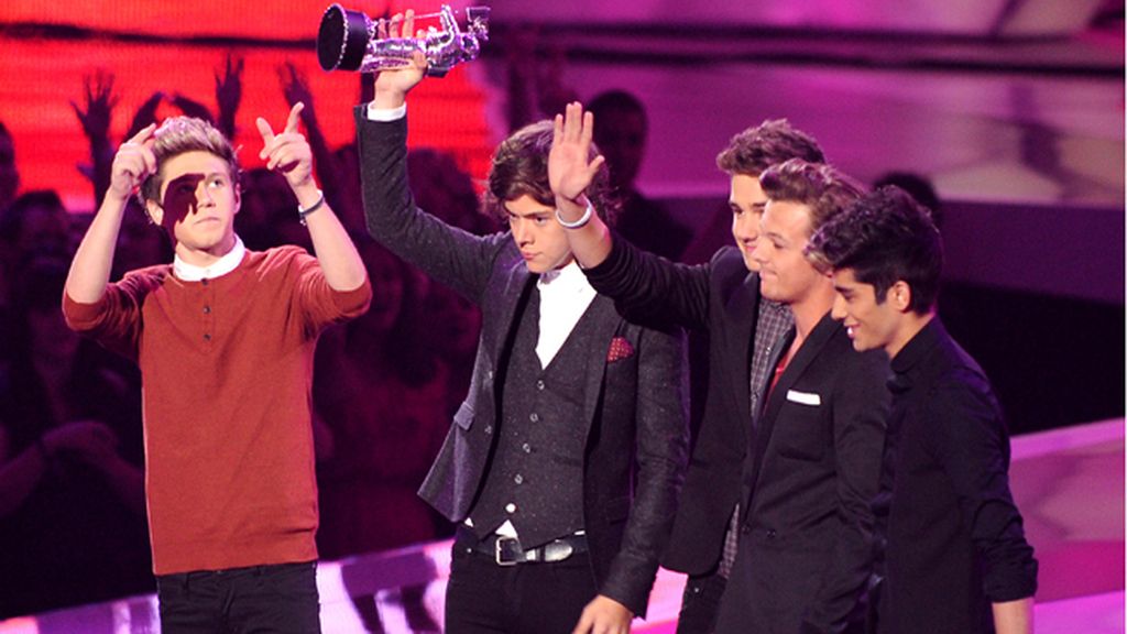 Los 'One Direction' arrasaron en los MTV Awards