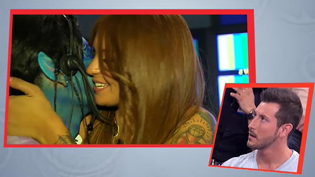 María: “Le he besado porque me apetecía y nos hacía falta a los dos”