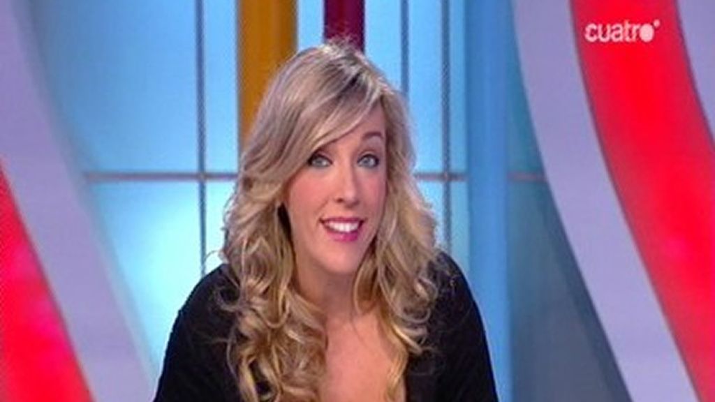 Anna Simón con camiseta negra