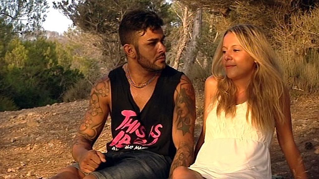 Tras una intensa noche Javi provoca la ira de Sara