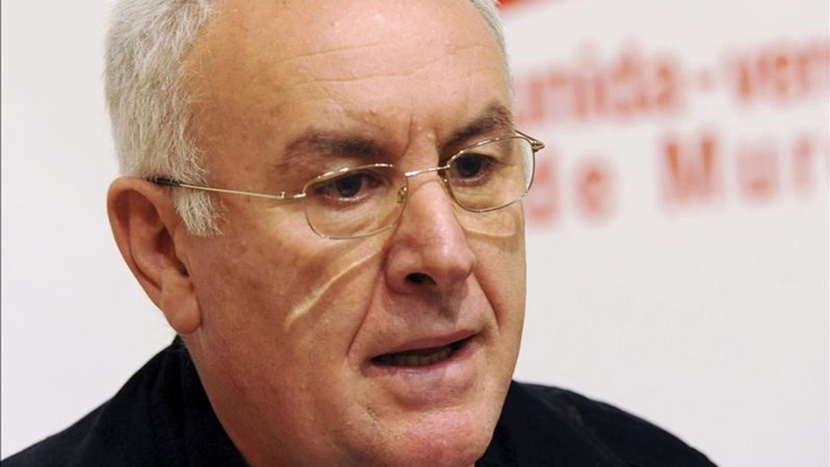 El coordinador general de IU, Cayo Lara, ofreció esta mañana una rueda de prensa en Murcia. EFE El coordinador general de IU, Cayo Lara, ofreció esta mañana una rueda de prensa en Murcia. EFE