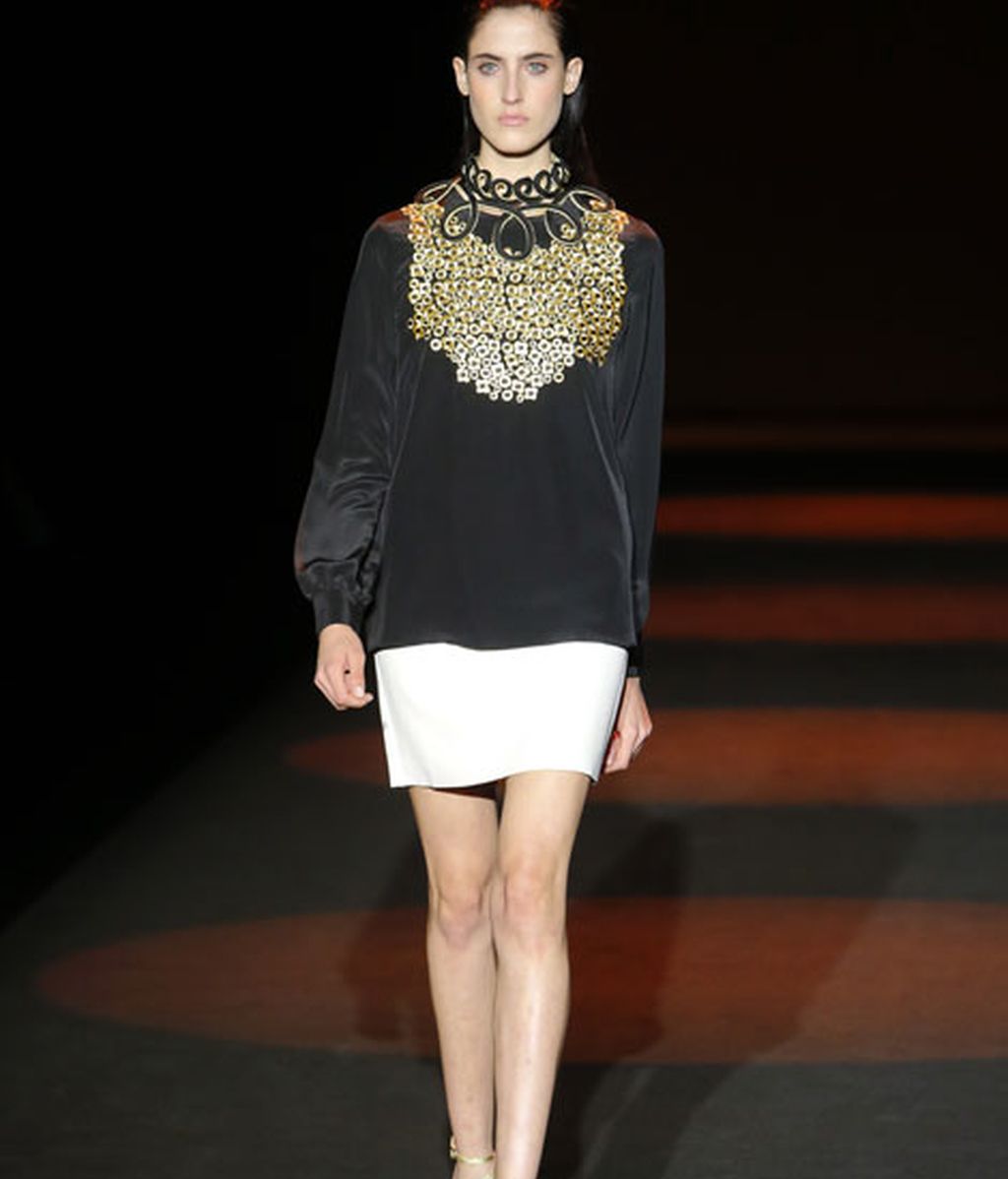 Blancos, negros y azules con detalles dorados