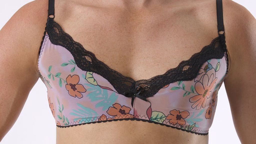 Lencería masculina muy femenina